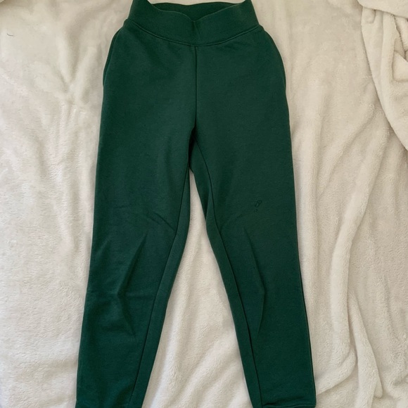 Aritzia TNA Airy Fleece Perfect Pocket Sweatpant - Picture 2 of 4